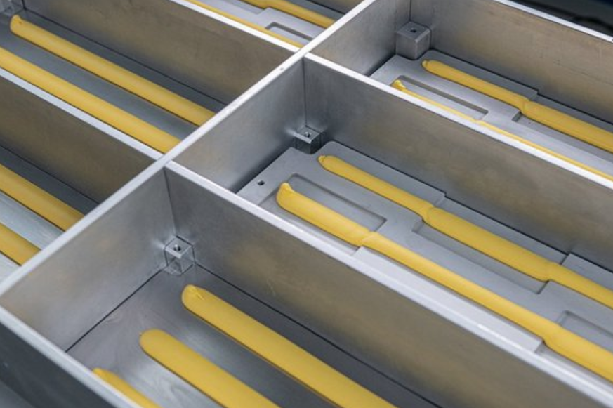 【導熱凝膠】與導熱填（tián）縫膠的應用區別？